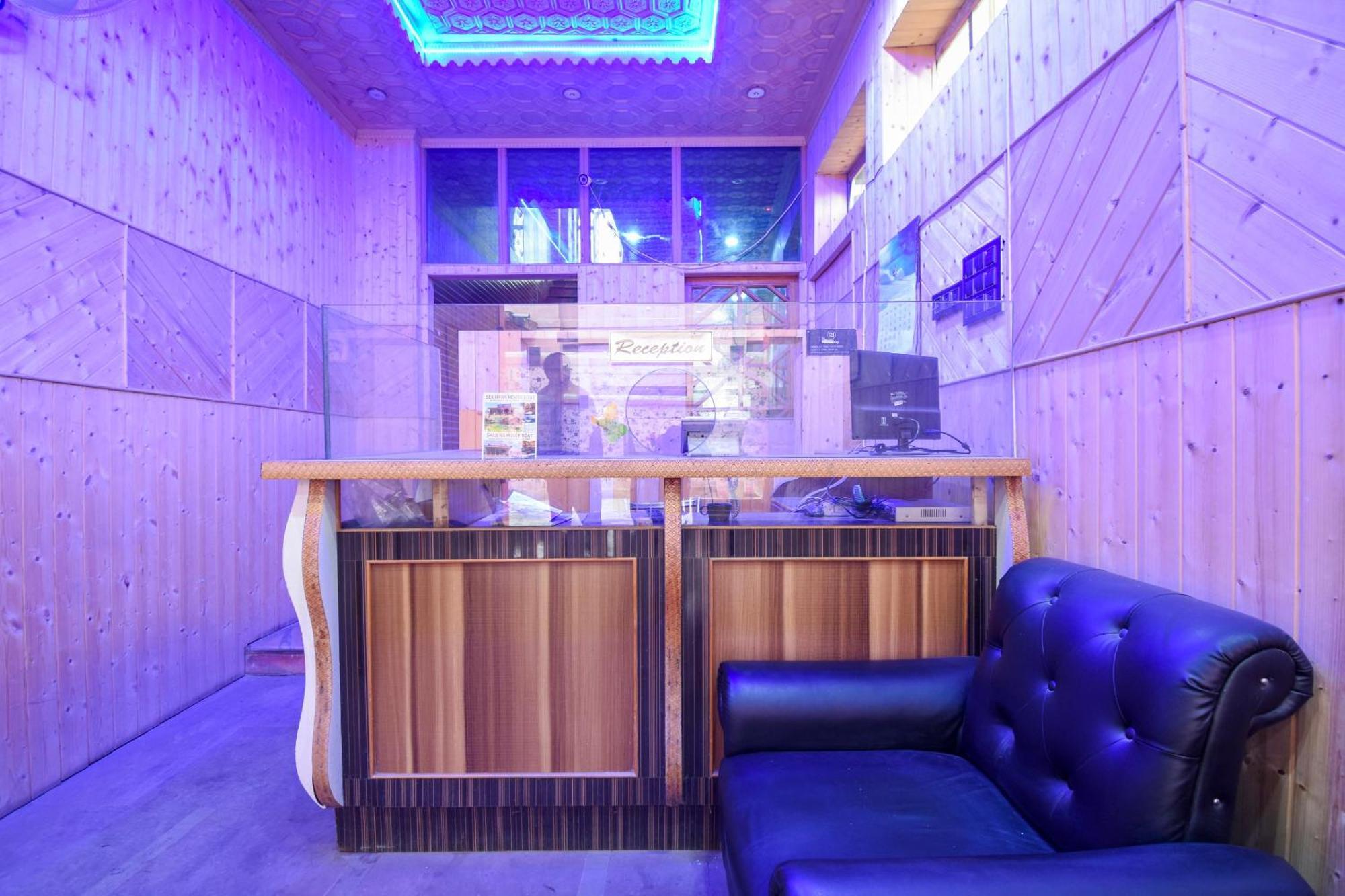 Oyo Hotel New Divine Kashmir Durgjan Dış mekan fotoğraf