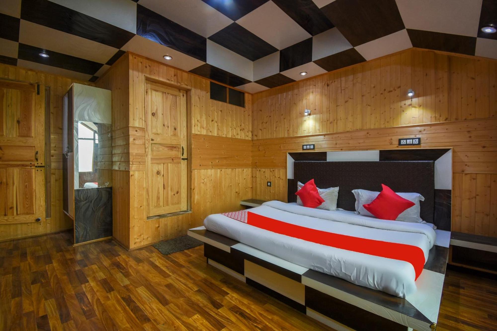Oyo Hotel New Divine Kashmir Durgjan Dış mekan fotoğraf